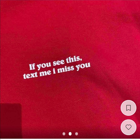 shadow hill red “text me” sweatshirt - Picture 2 of 3
